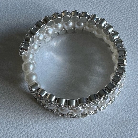 New Pearl Rhinestone Diamond Three Row Bangle Bracelet NWT - Picture 6 of 8
